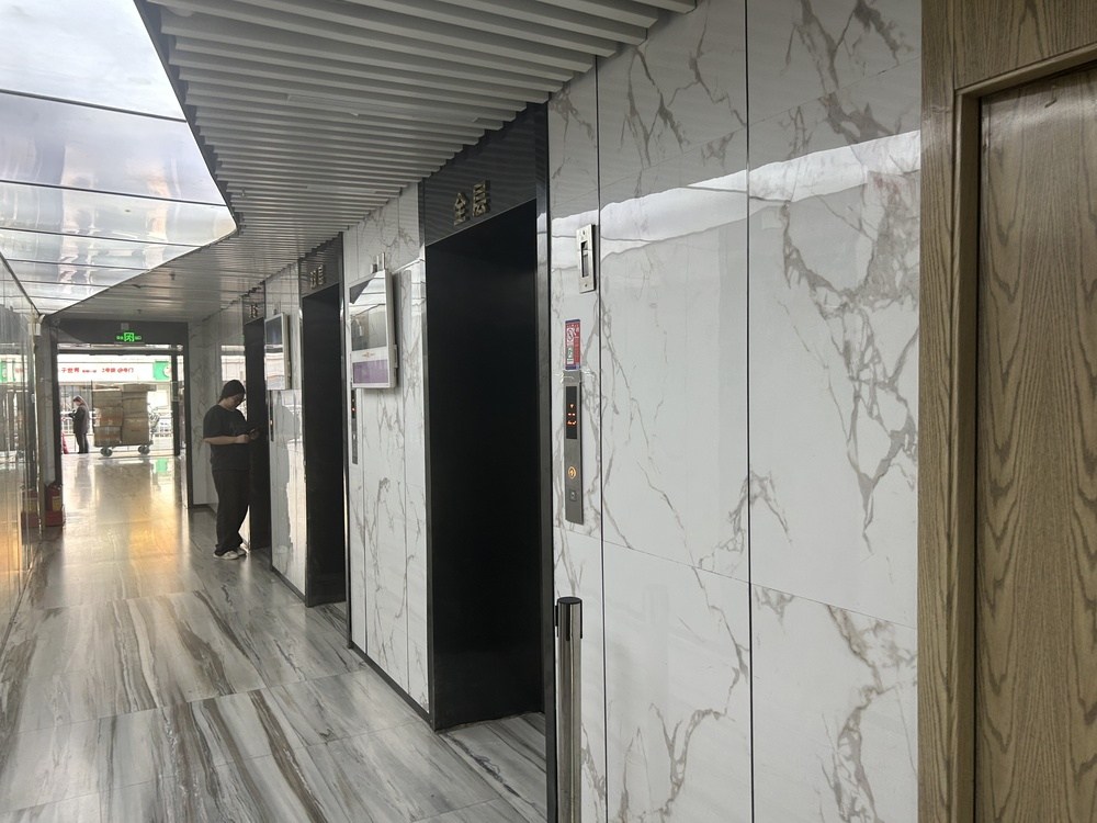 电梯厅1